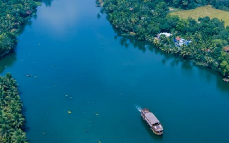 Kochi to Munnar Cab Service | 5 Nights 6 Days Kerala Tour Package