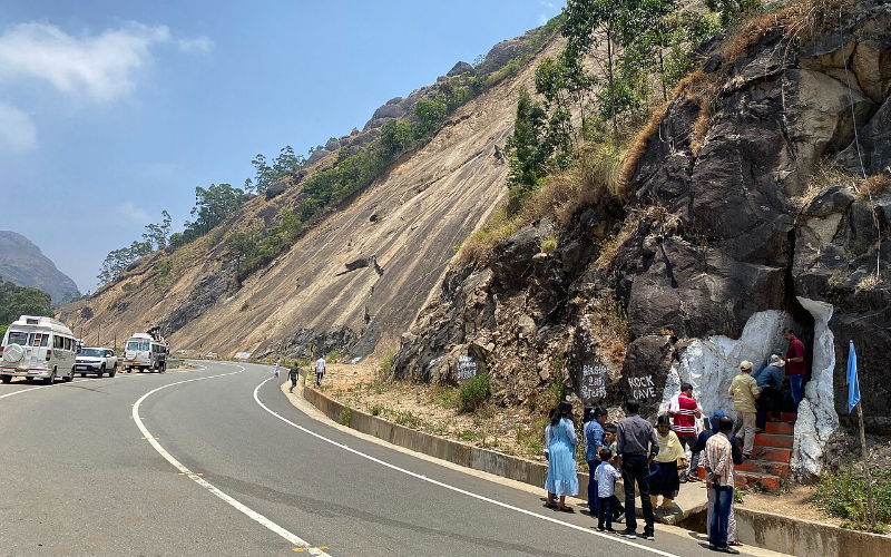 Gap Road Munnar Cab Service